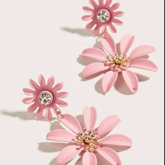 Pink Flower Dangle Earrings - Picture 2 of 7